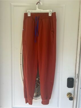 Figs women’s auburn Zamora Jogger Pants with Blue Drawstring